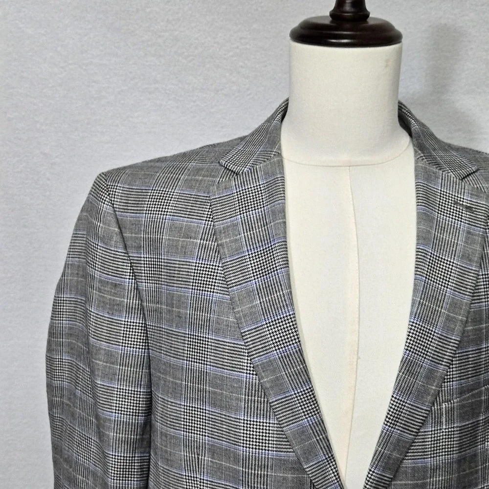 TravelSmith Blazer Mens Large Gray Plaid 2 Button Sport‎ Coat Jacket Classic Fit